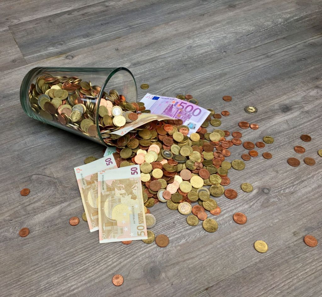 Euro y euro blue abren con leves variaciones en la jornada del&nbsp;lunes